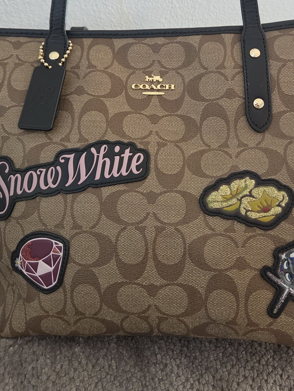 Coach X DISNEY Collab Limited Edition Snow White City Zip Tote Signature Canvas - Picture 16 of 16